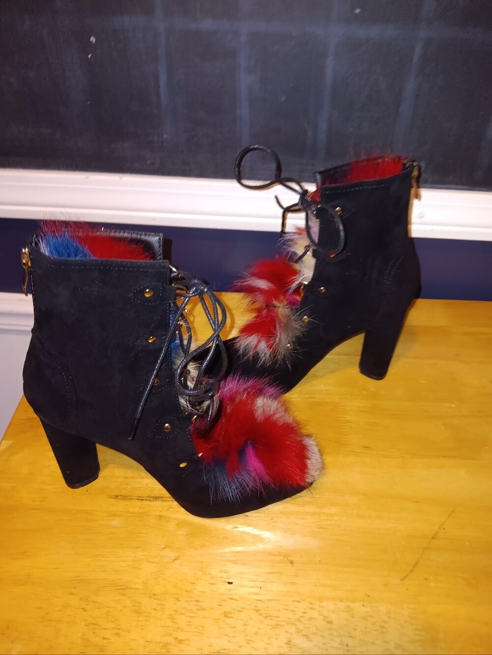 Azalea Wang Black Lace-Up Ankle Boots with Multicolor Faux Fur Trim Size 8 - Picture 3 of 5
